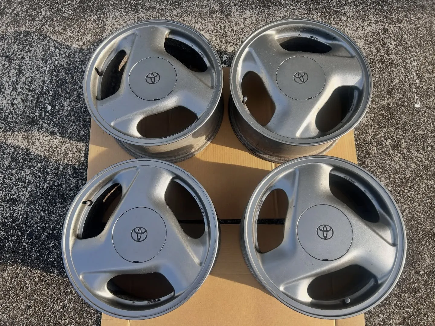 🛞セリカ GT-FOUR ST205 純正アルミ 四日市で買...