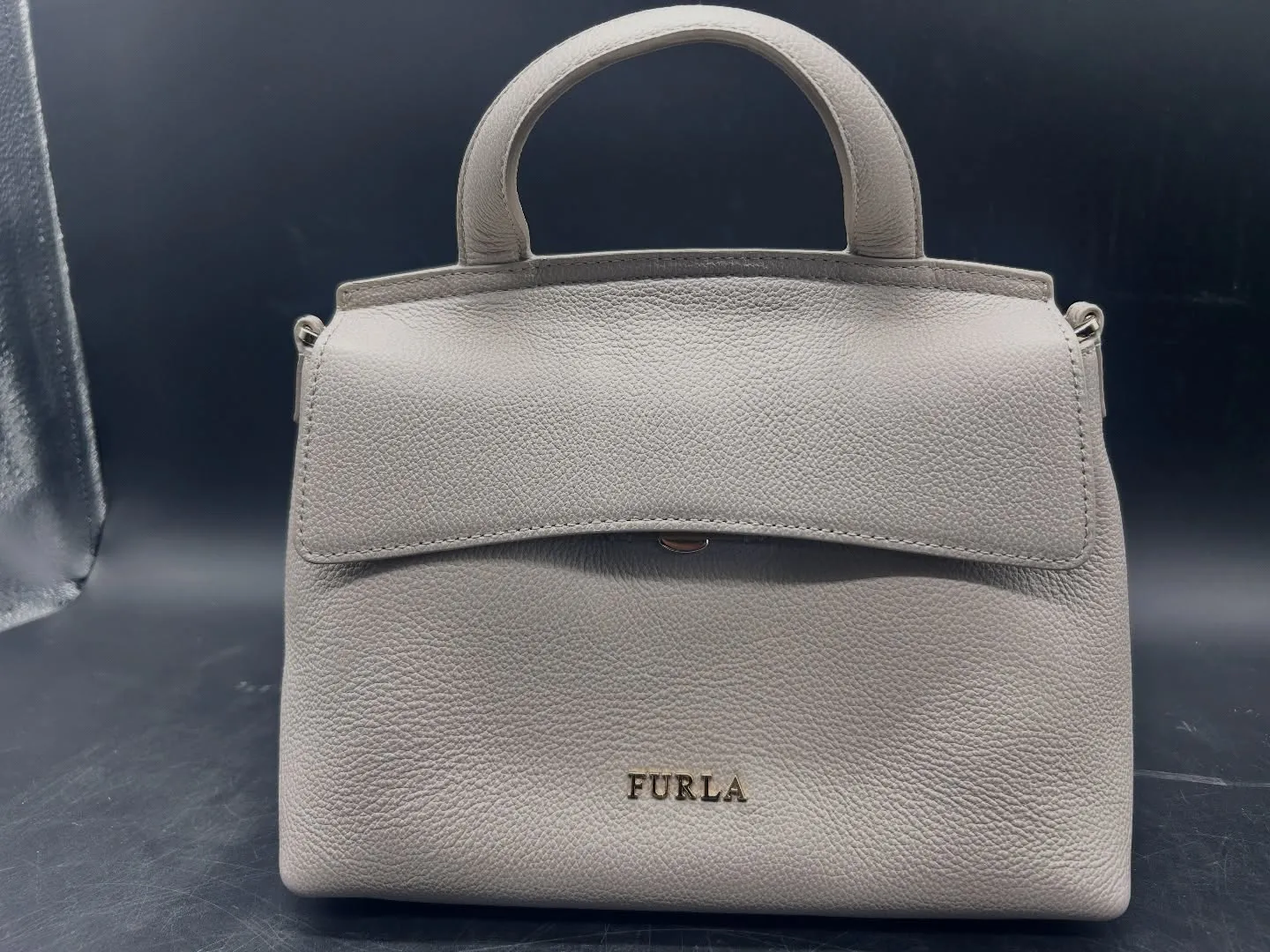 👜 FURLA ハンドバッグを名古屋市で買取✨