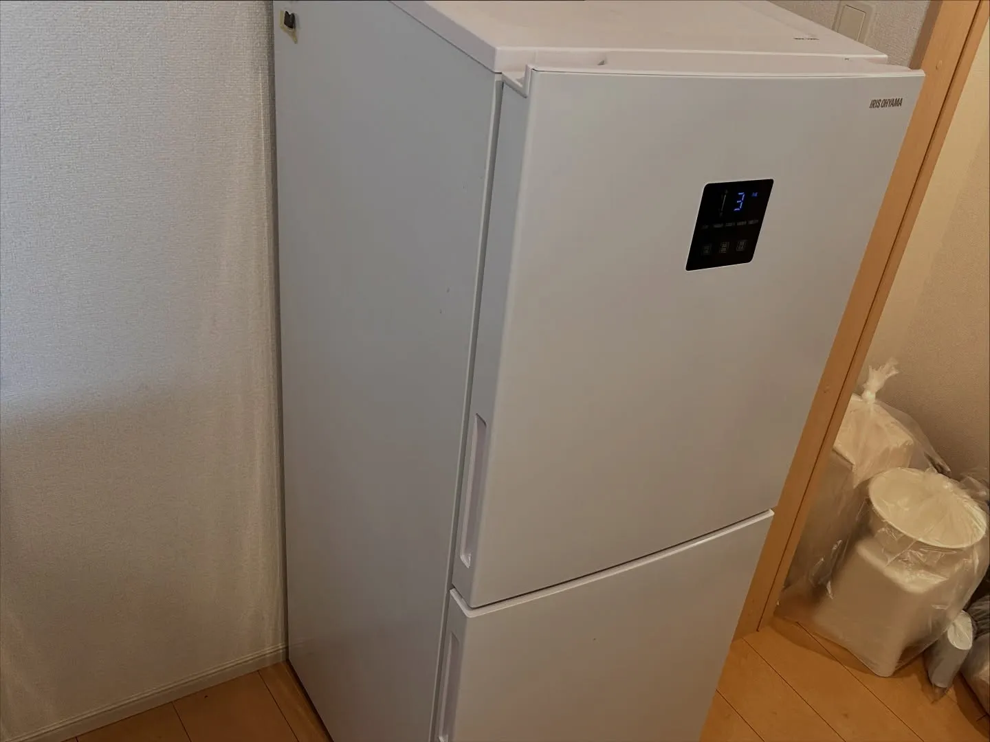 ❄️ アイリスオーヤマ 冷蔵庫（IRSN-15B-W）を四日...