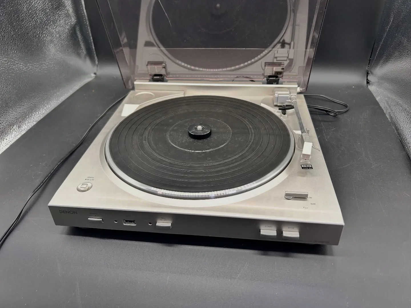 🎶 DENON ターンテーブル DP-200USB を四日市...