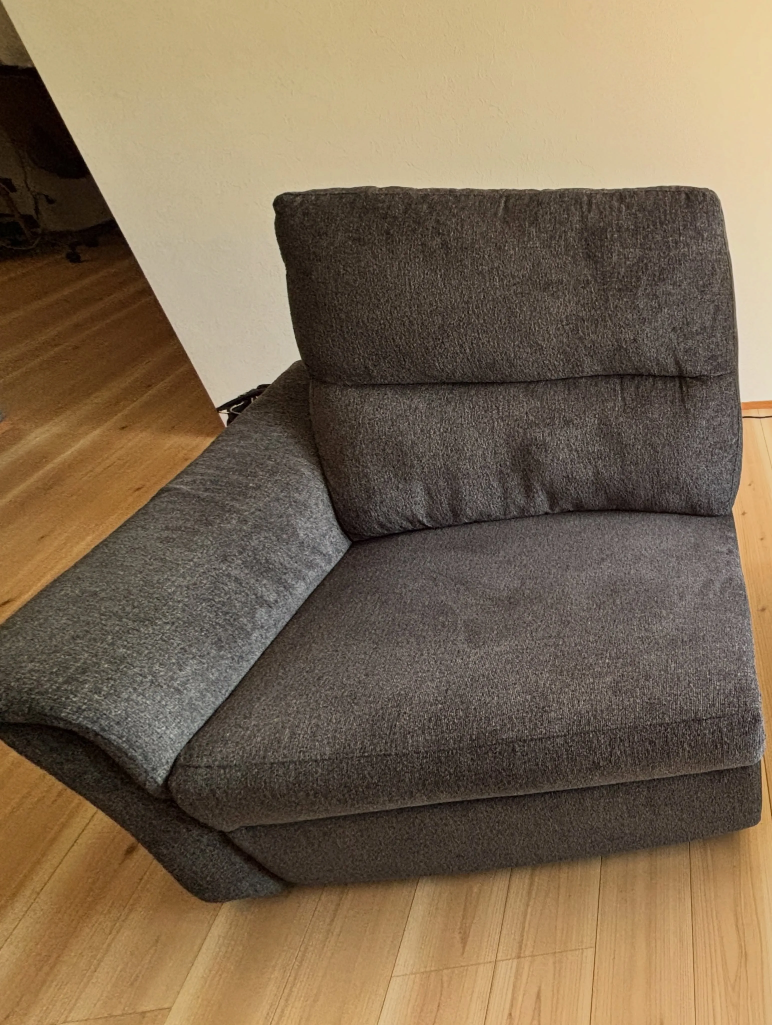 🛋️ 3人掛け 電動リクライニングソファを四日市で高価買取✨