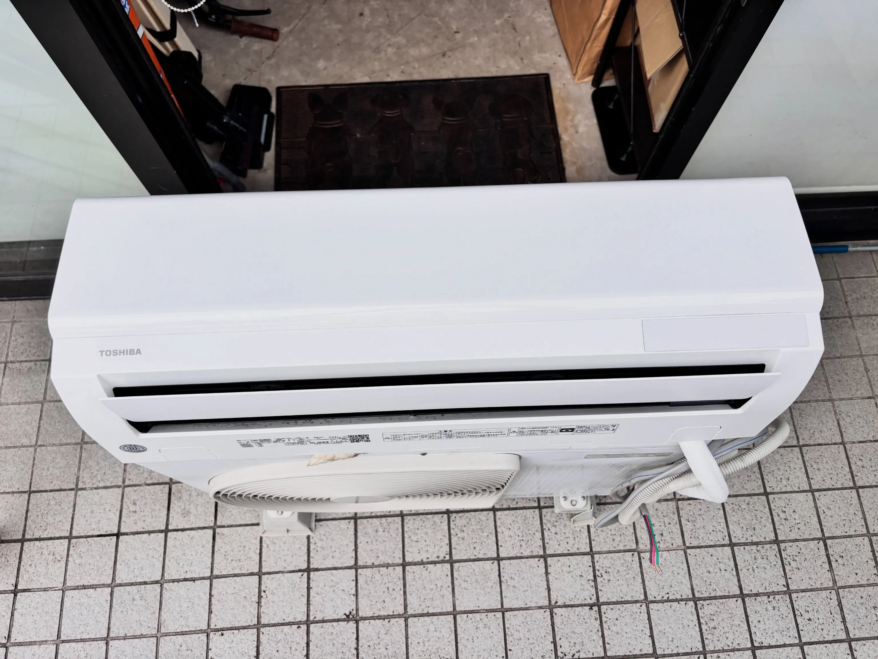 ❄️ TOSHIBA ルームエアコン RAS-J251Mを四...