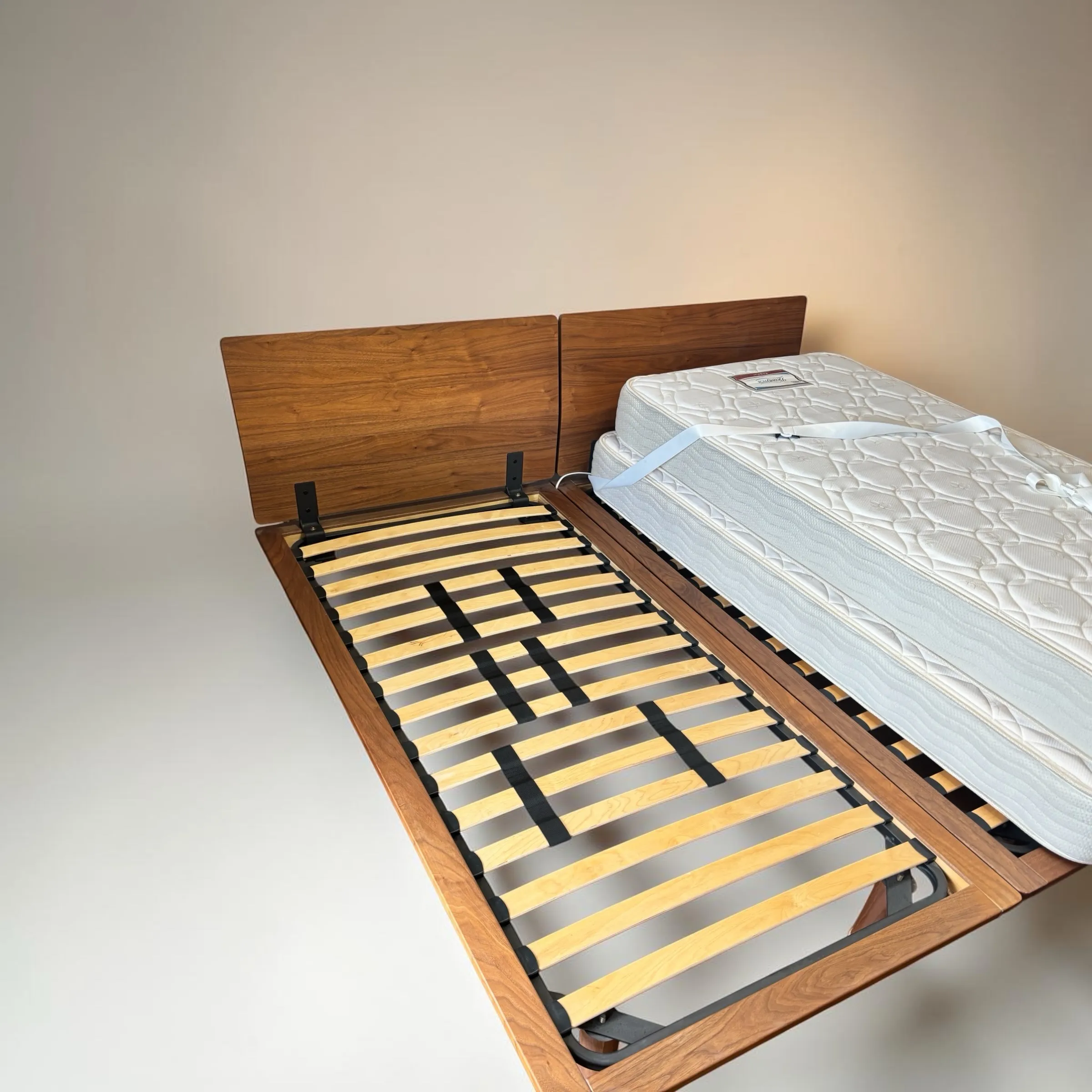 🛏️ 無印良品 ベッドフレーム × シモンズ マットレスを四...