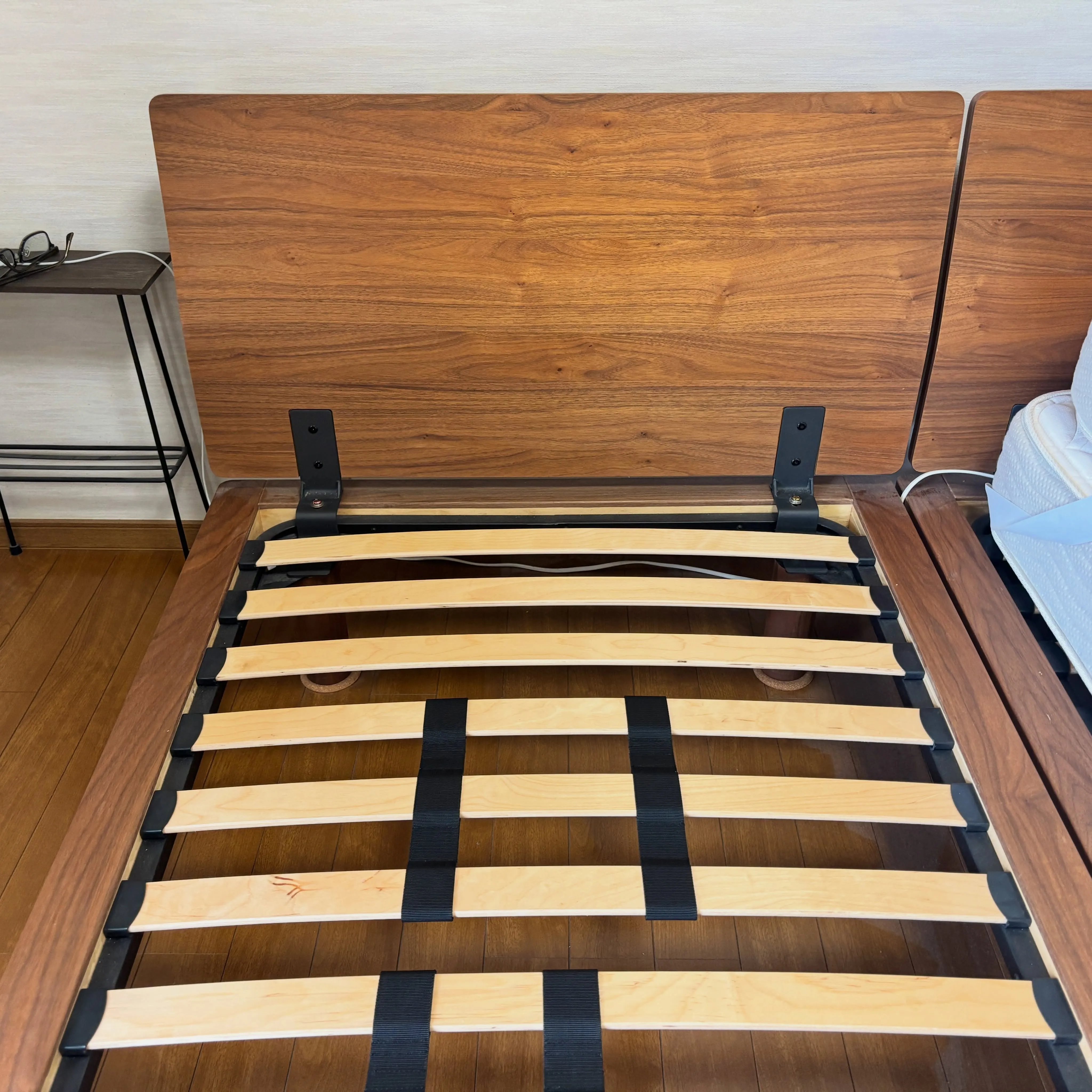 🛏️ 無印良品 ベッドフレーム × シモンズ マットレスを四...