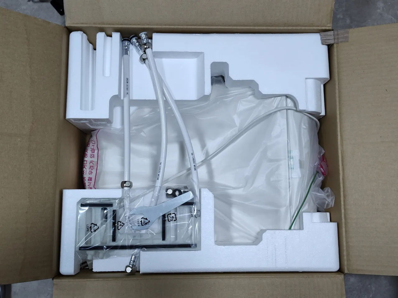 🚽 TOSHIBA シャワートイレ SCS-TCK920(N...